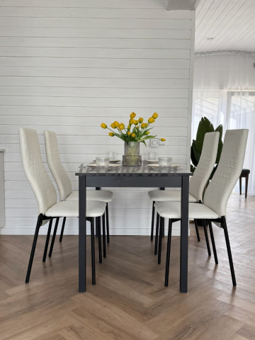 Обеденная группа: Стол Эльдо (120х70) (чёрный) + Стулья Волна-ромб (чёрный), Материалы: ЛДСП; ПВХ; Металл; ППУ; Экокожа, Цвет стола: Чёрный/лдсп Бетон чикаго светлый, Цвет стульев: Чёрный/экокожа Белый